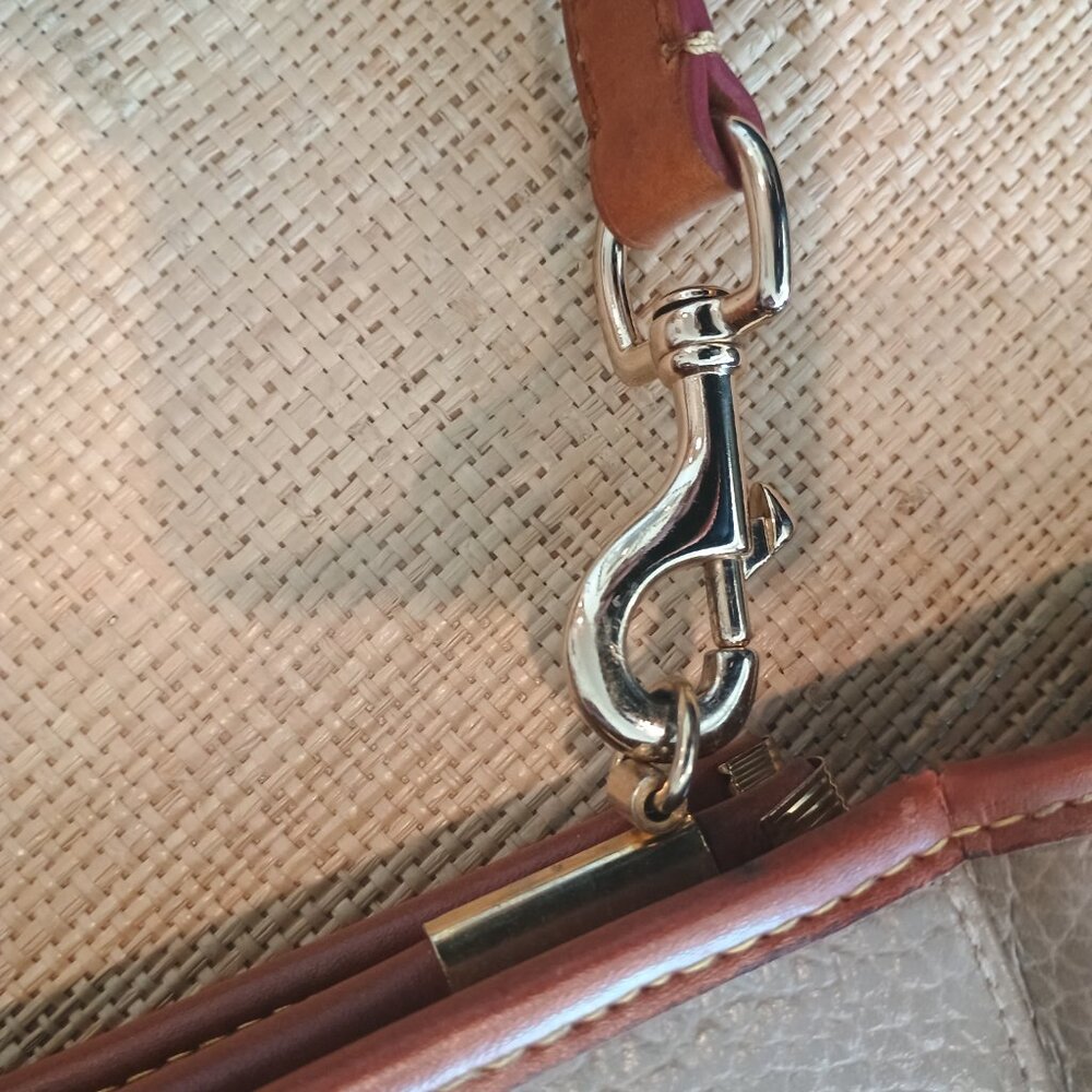 Dooney and Bourke All Weather Leather handbag / purse - Picture 10 of 12